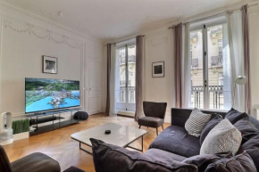 Luxury 3 Bedrooms Apartment near Champs Elysees